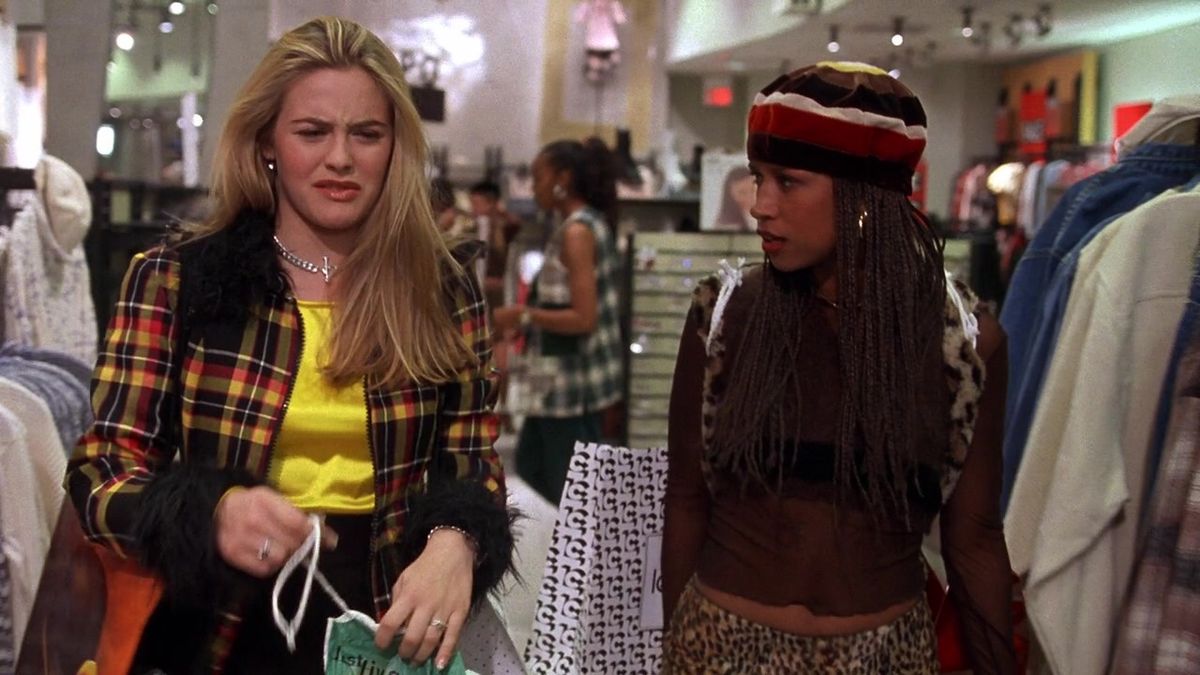 Cher (Alicia Silverstone) e Dionne (Stacey Dash) fanno shopping