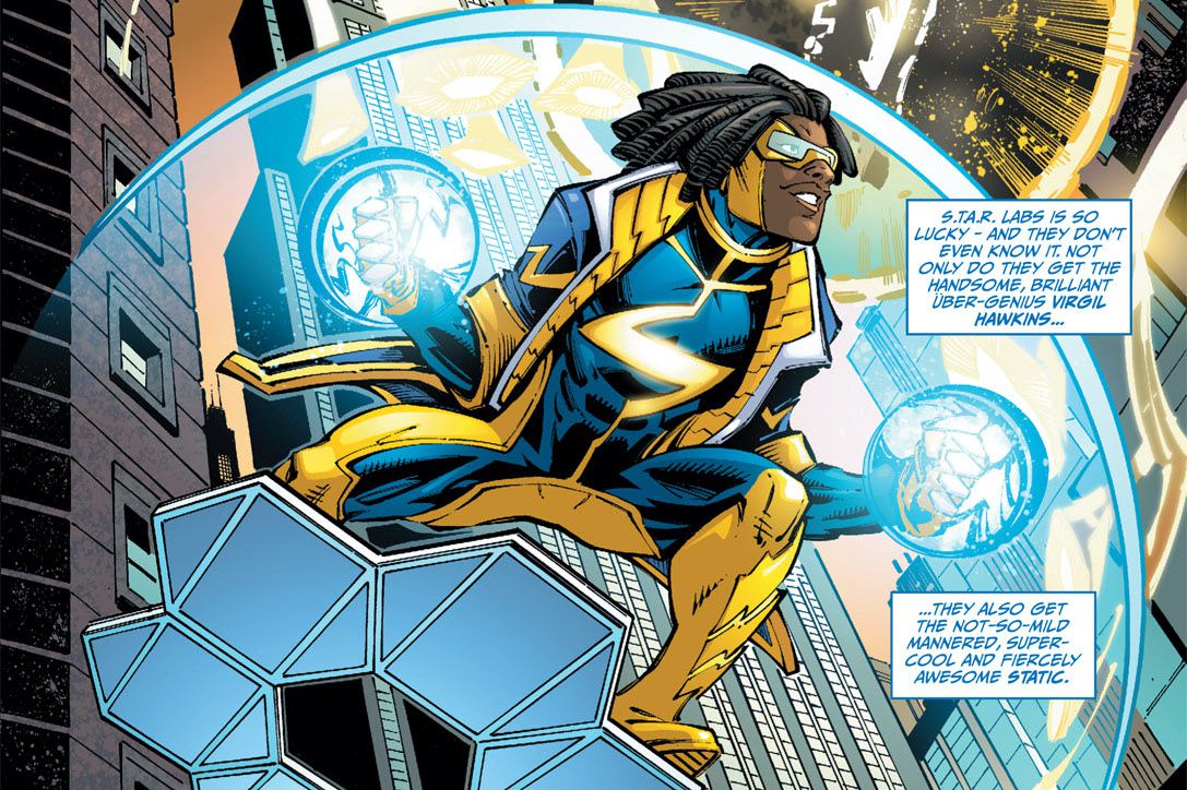 Static / Vergil Hawkins vola attraverso una città in un costume giallo e blu, in cima a un aliante di metallo esagonale, in Static Shock # 1, DC Comics (2011).