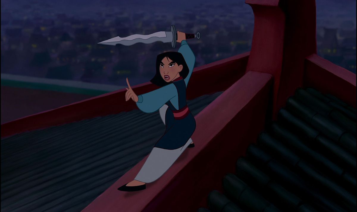 mulan brandendo una spada
