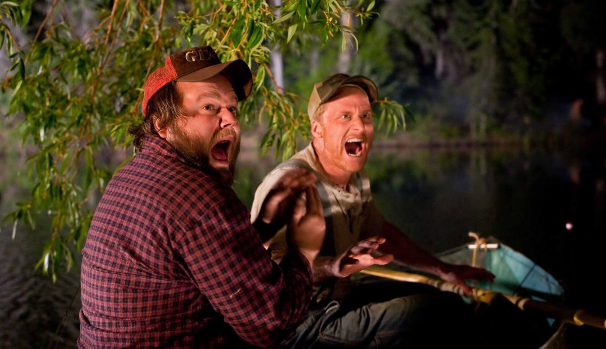 Tyler Labine e Alan Tudyk in Tucker and Dale vs. Evil.