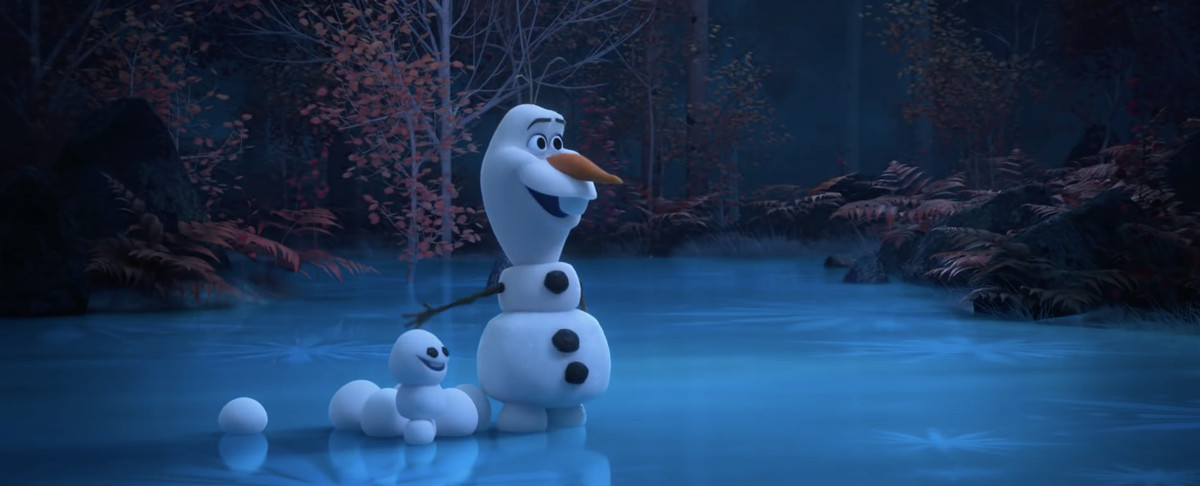 olaf che gioca con la neve