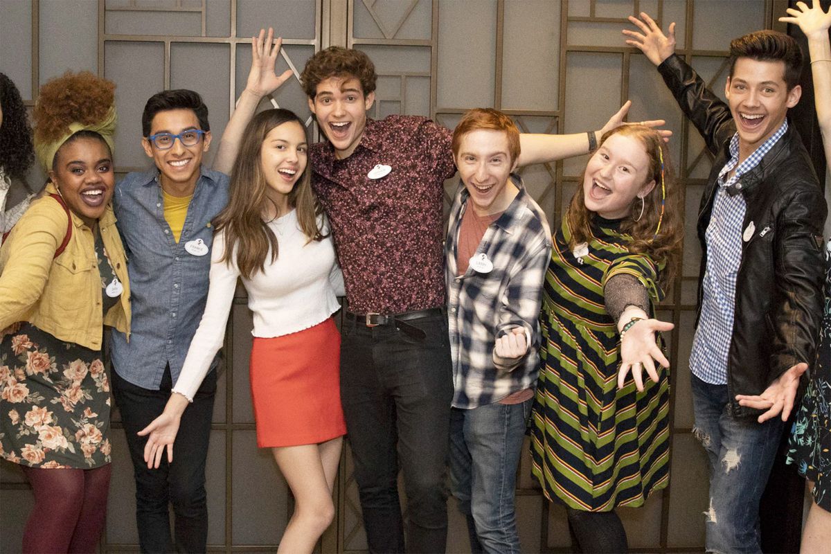 The cast does a big group jazz hands in High School Musical: The Musical: The Series