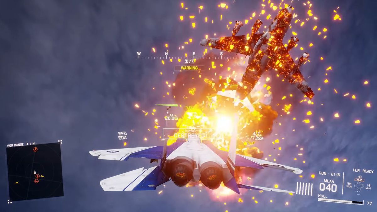 Un primo piano di un aereo che esplode.