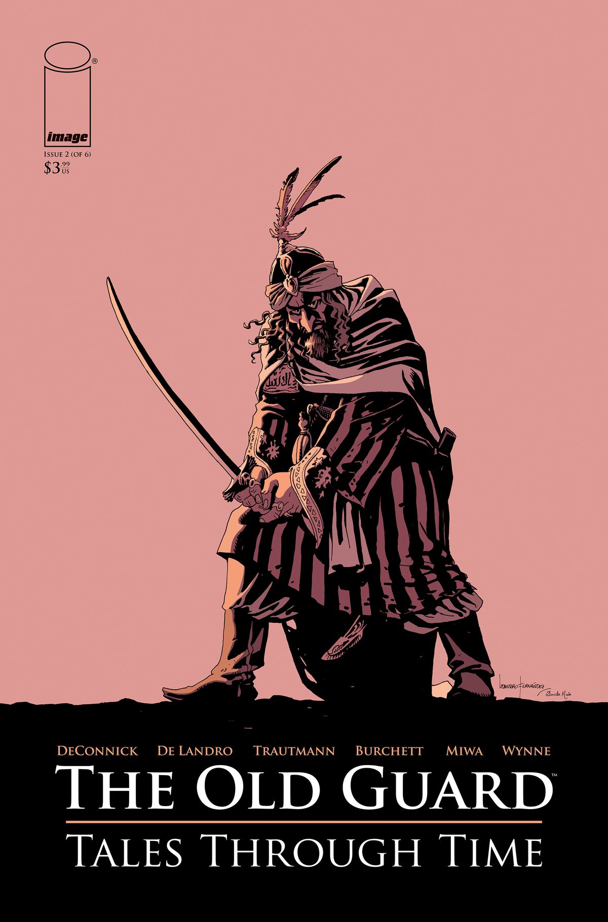 Un guerriero in tunica alza la spada in The Old Guard: Tales Through Time