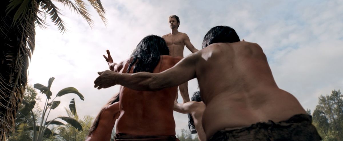 Flagg levita di fronte ai membri della tribù dell'isola nel finale di The Stand