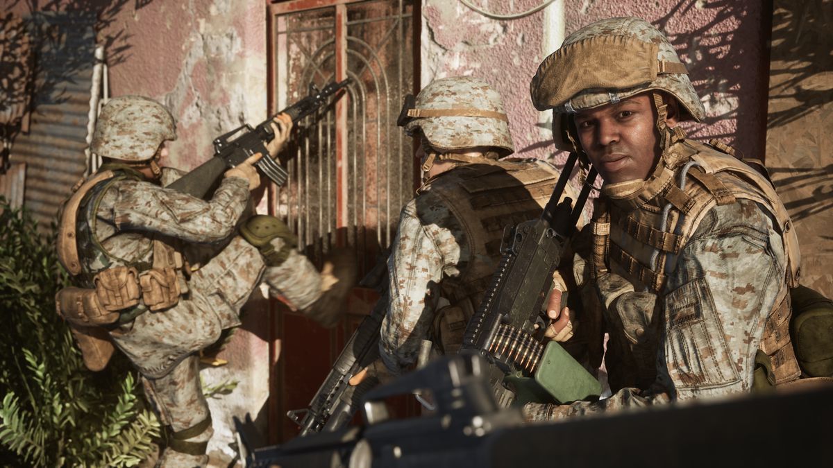 Una squadra di marine che fa breccia in un complesso, come reso in un trailer di Six Days in Fallujah.