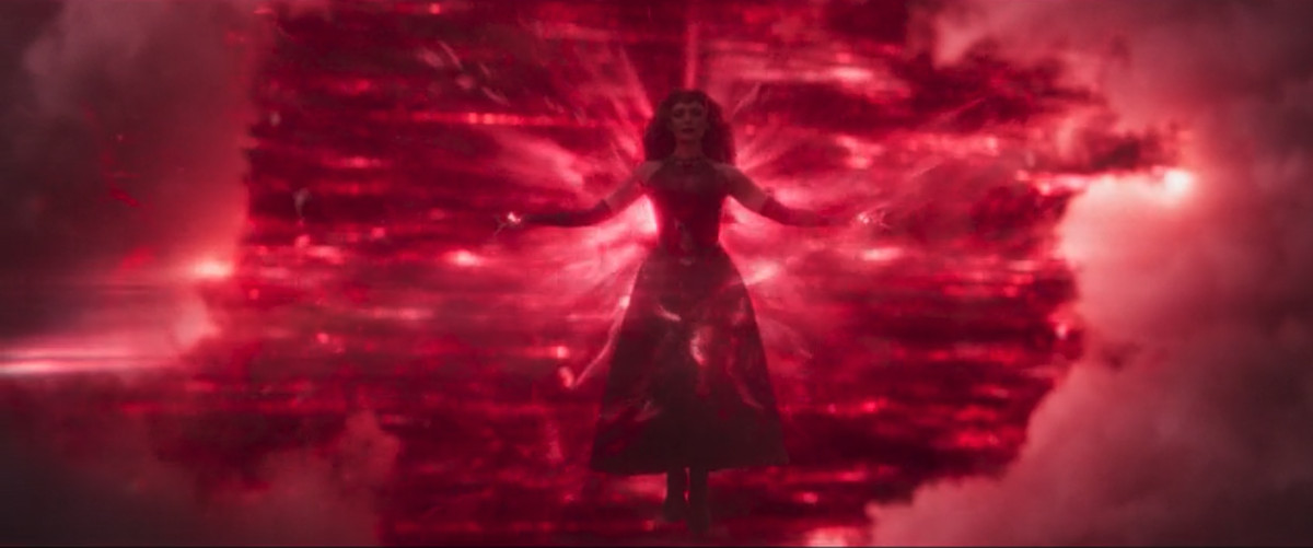 Il nuovo costume di Scarlet Witch di Wanda, completo di guanti, gonna / leggings e una corona rossa a due punte in WandaVision.