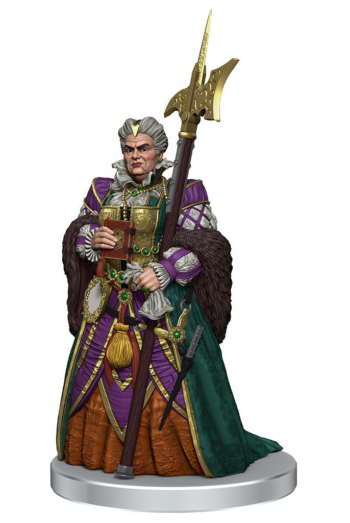 Una donna elegante con un abito di broccato viola e oro, uno scialle di lana intorno alle spalle. Porta un'enorme alabarda.