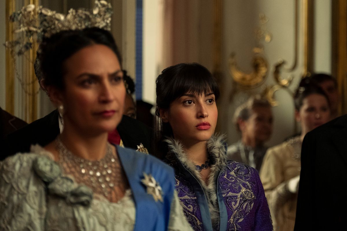 zoya in abbigliamento formale