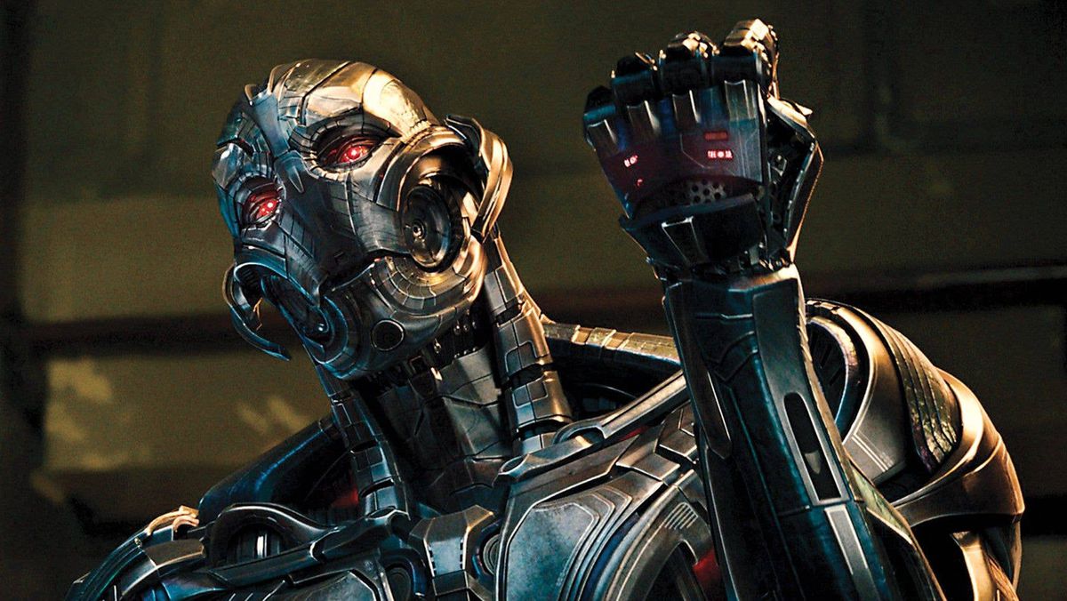 Ultron alza un pugno in Age of Ultron