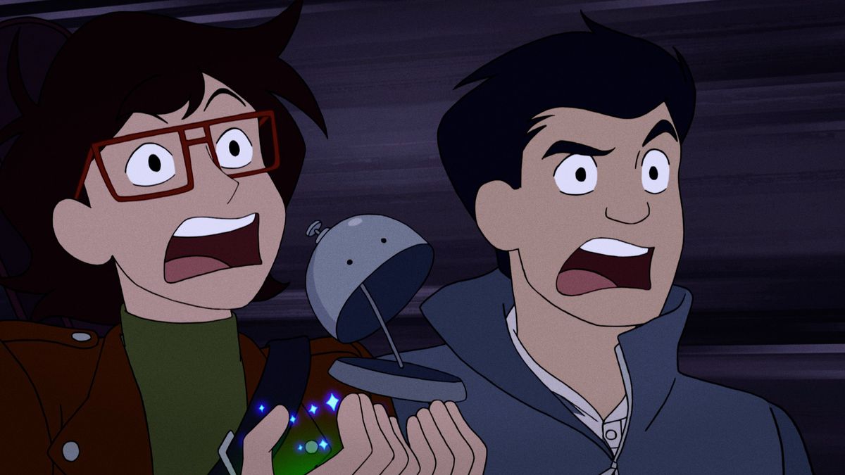 ryan e min-gi urlano, tenendo Kez la campana fluttuante