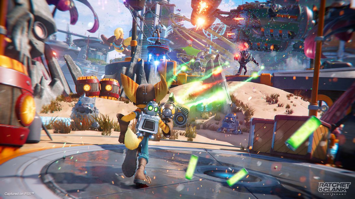 Ratchet spara ai nemici con la sua pistola a raffica in uno screenshot di Ratchet & Clank: Rift Apart