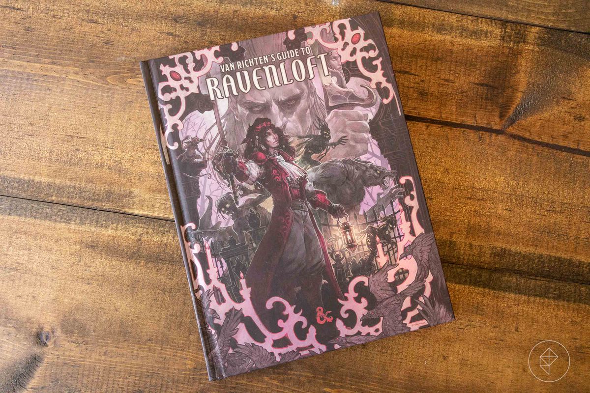 Uno scatto di vanità della copertina del libro, con Strahd sullo sfondo.