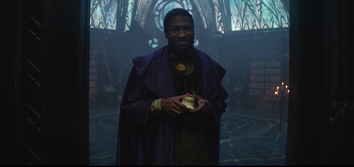 Jonathan Majors as He Who Remains, smirking as he meets Loki and Sylvie