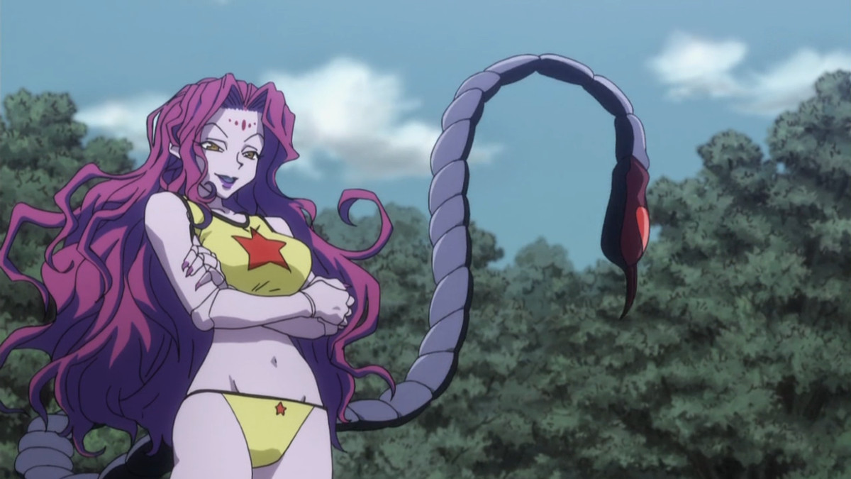 una donna rosa che indossa un bikini con la coda di scorpione