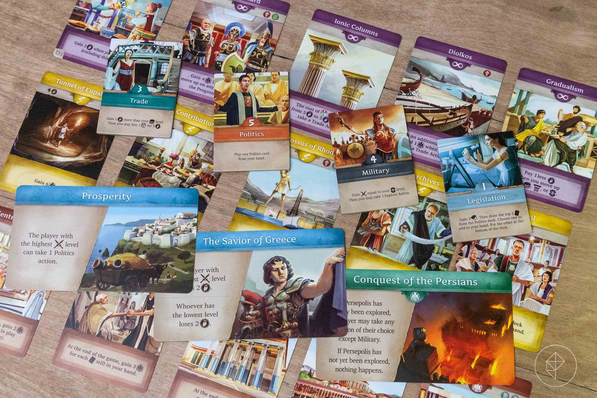 Le carte di Khora sono disponibili in diverse dimensioni. Ci sono anche piastrelle. Hanno uno stile artistico pittorico.