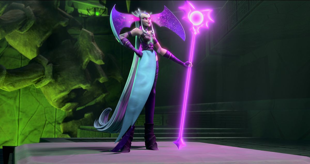 Un personaggio animato in CG della serie Netflix 2021 He-Man and the Masters of the Universe, con un bastone viola brillante e un ampio cappello viola ad ala di pipistrello