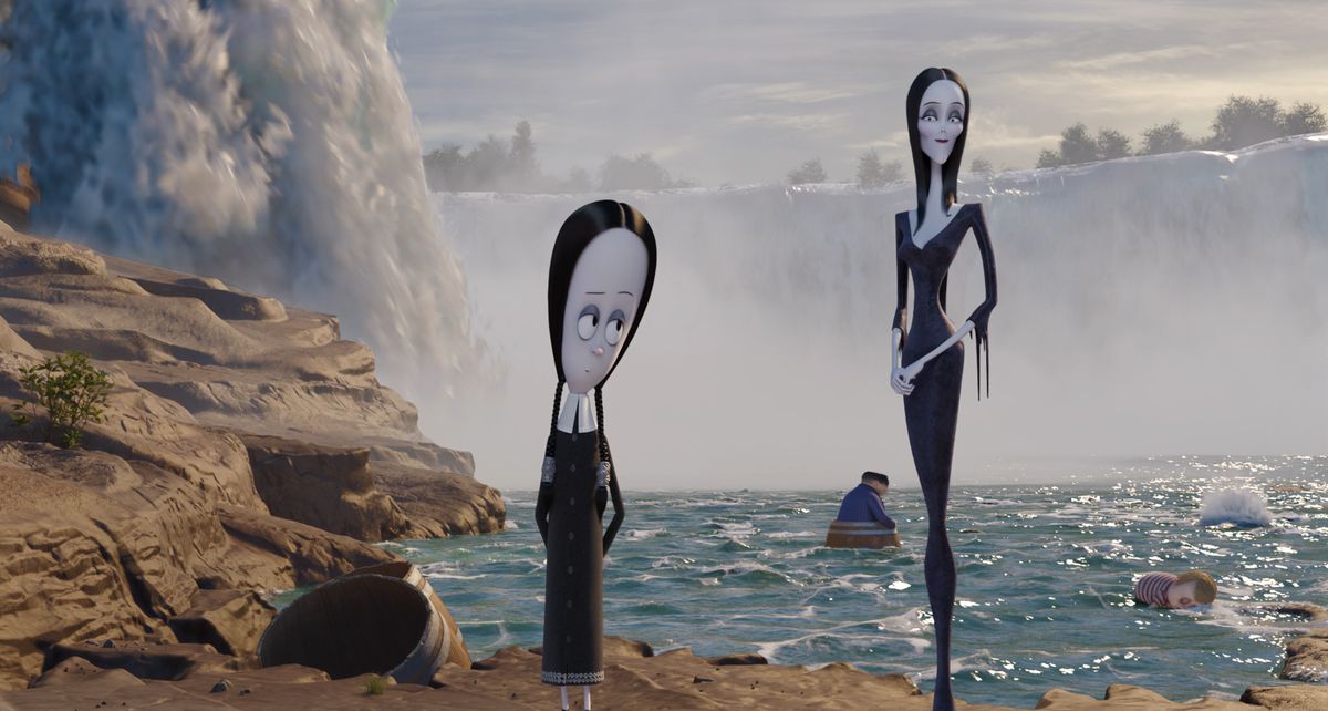 Mercoledì e Morticia in spiaggia nella Famiglia Addams 2