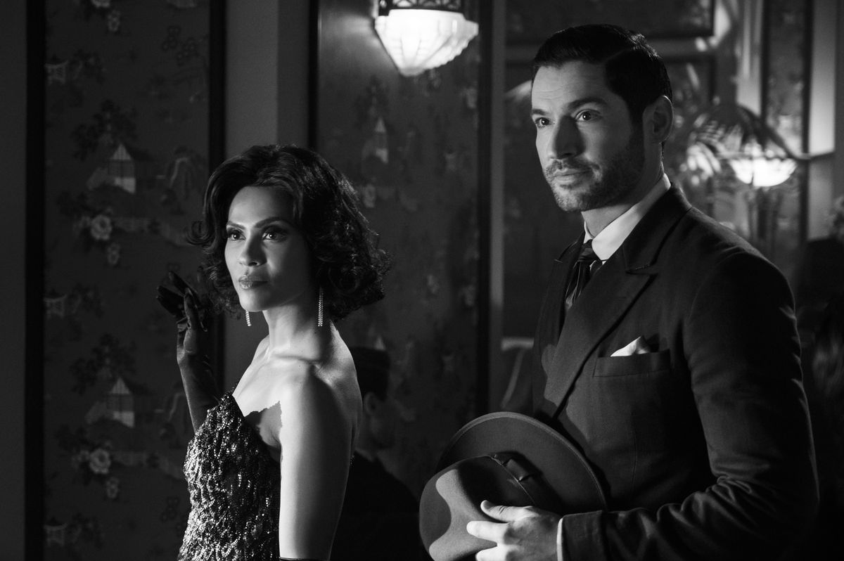 Tom Ellis come Lucifer e Lesley-Ann Brandt come Maze vanno in bianco e nero e fantasia anni '40 nell'episodio noir di Lucifer