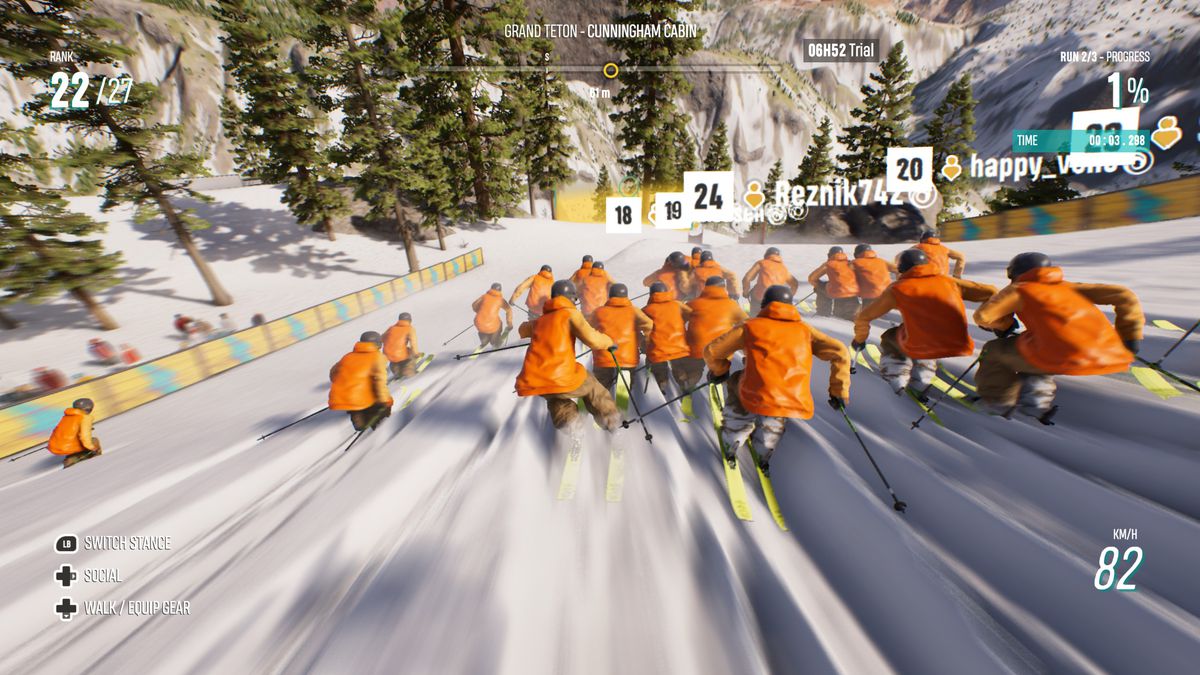 27 sciatori sfrecciano lungo un'affollata pista innevata nella Riders Republic.