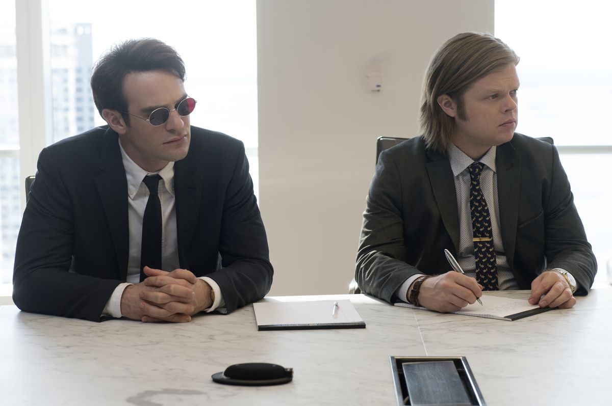 Matt Murdoch (Cox) e Foggy Nelson (Elden Henson) nello show in streaming di Netflix Daredevil.