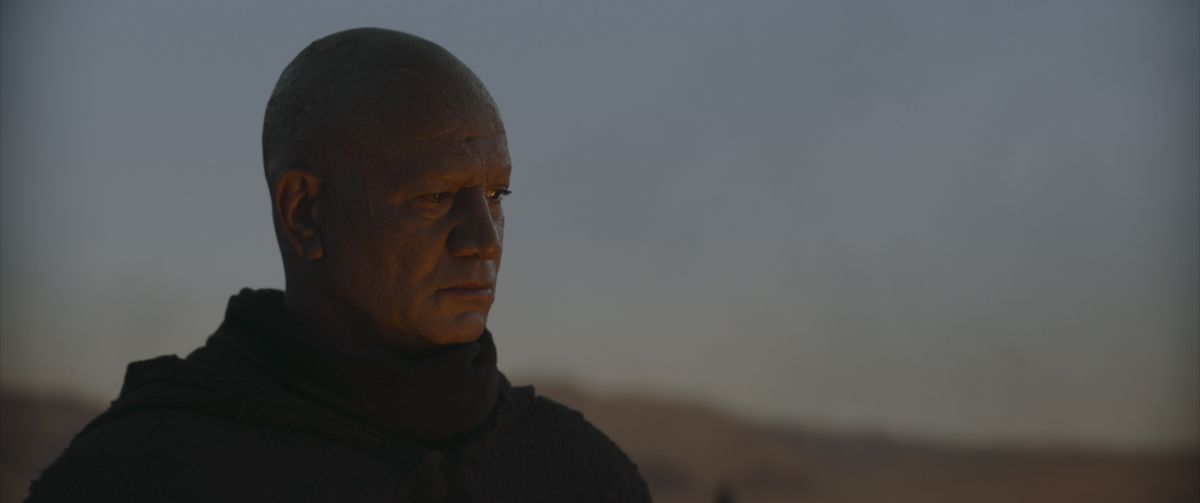 Boba Fett fissa il fuoco mentre si trova nel Mare delle Dune di Tatooine