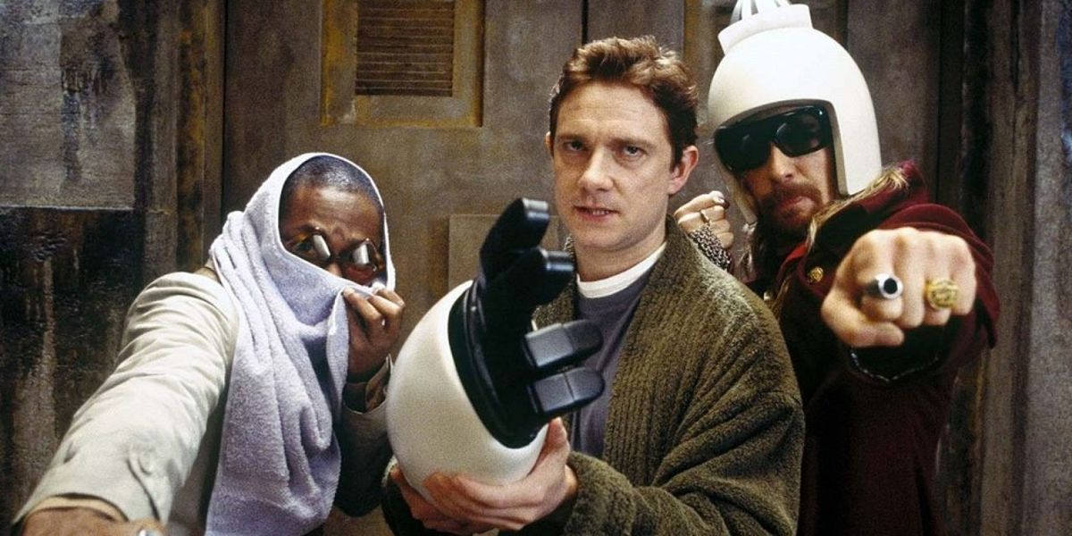 Mos Def, Martin Freeman e Sam Rockwell nella Guida galattica per gli autostoppisti.