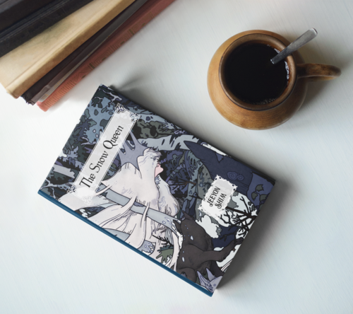 prenota con una tazza di caffè