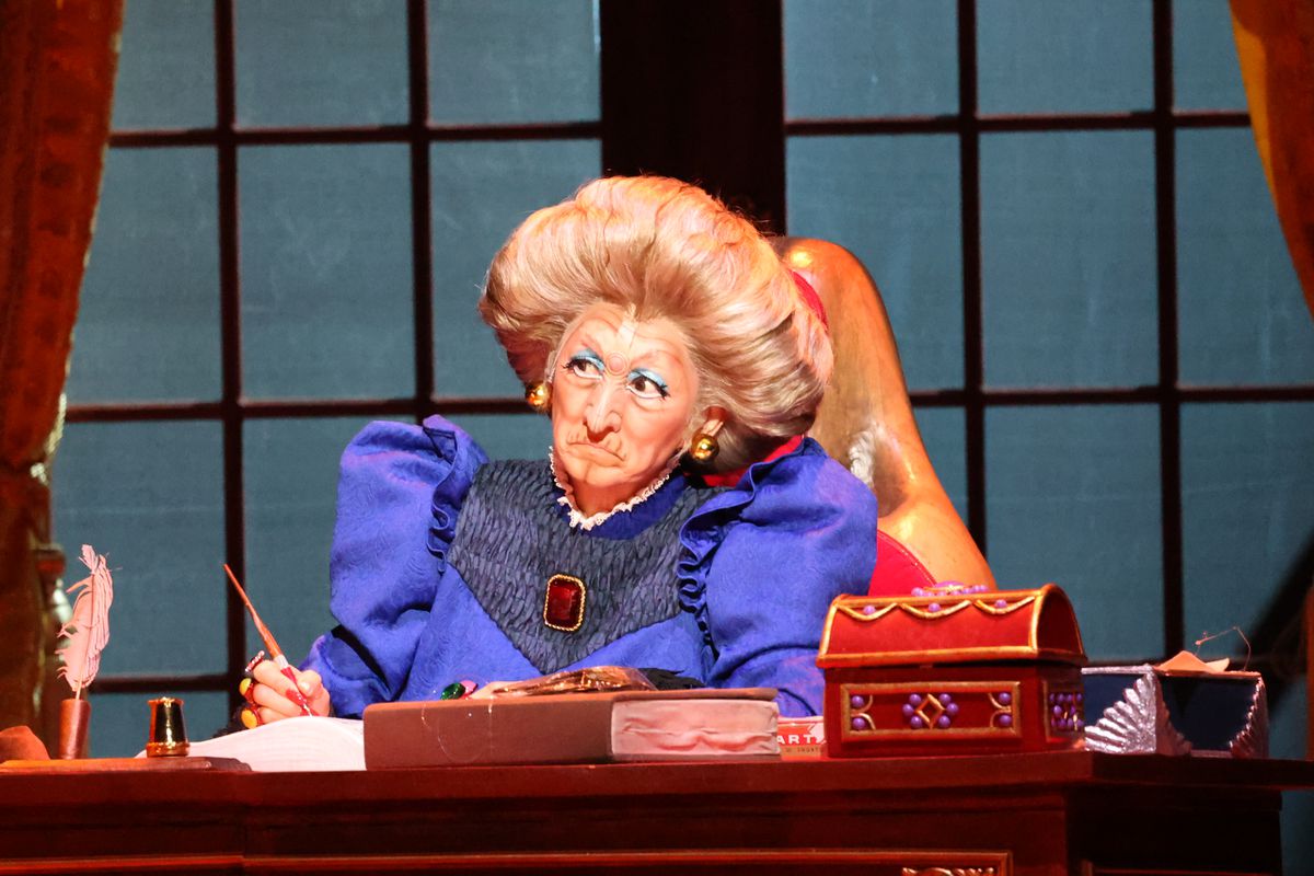 yubaba nella produzione scenica sfrenata 