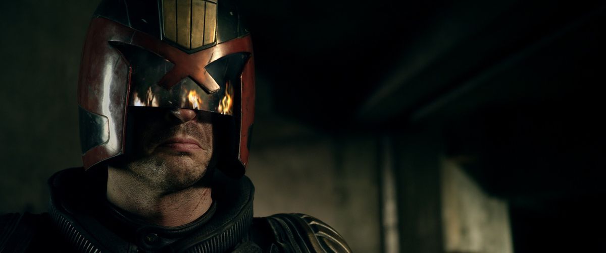 Dredd protagonista delle fiamme in Dredd
