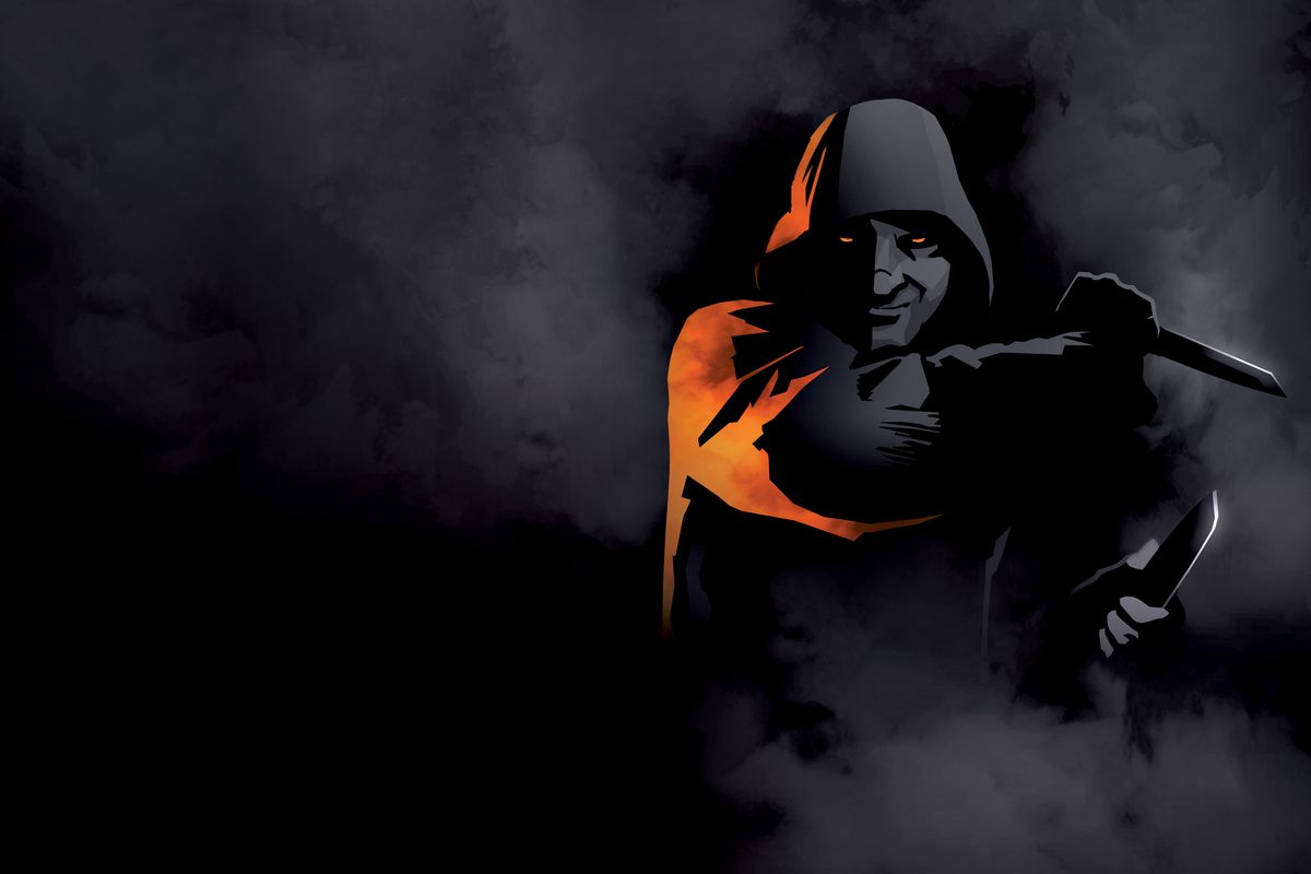 Un ladro dagli occhi luminosi emerge dalla nebbia, le lame lampeggiano alla luce della lampada.