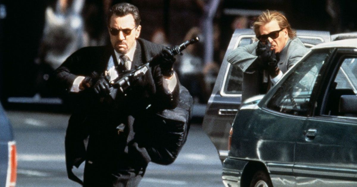 I rapinatori di banche professionisti Neil McCauley (Robert De Niro) e Chris Shiherlis (Val Kilmer) promettono armi in un acceso scontro con la polizia.