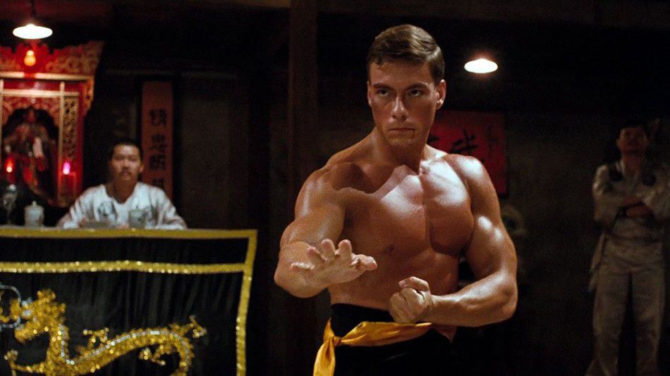 Jean-Claude Van Damme nel ruolo dell'artista marziale Frank Dux in Bloodsport (1988)