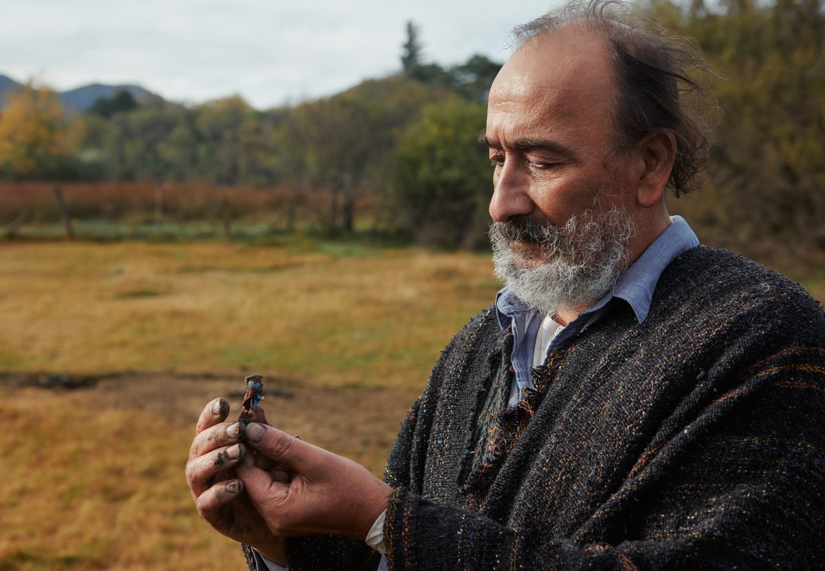 Horacio Fernandez nel ruolo di Bernardo in All Hail.