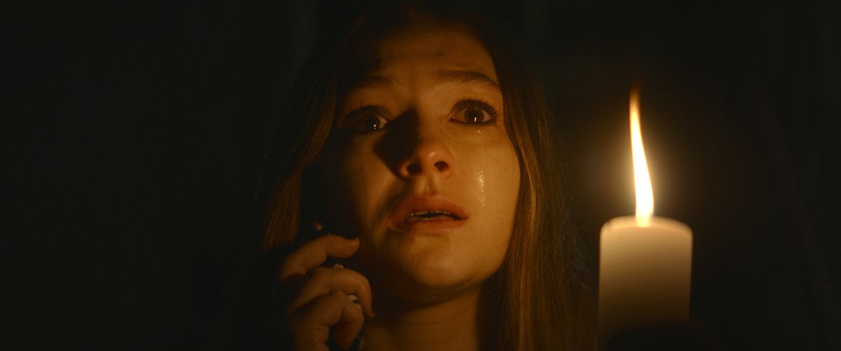 Abby Fitz nei panni di Ellie nel film horror di Shudder The Cellar.