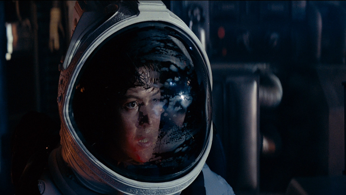 Ripley nella sua tuta spaziale in Alien.