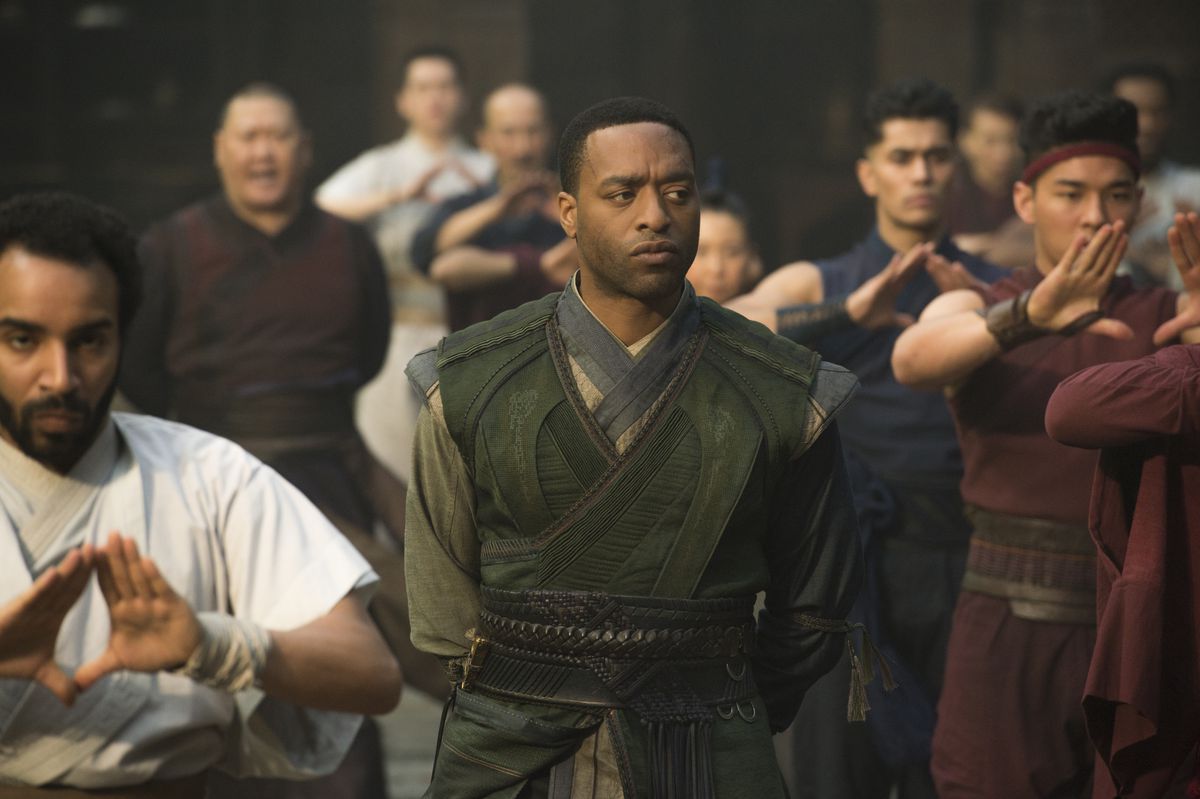 Chiwetel Ejiofor nel ruolo di Karl Mordo in Doctor Strange.