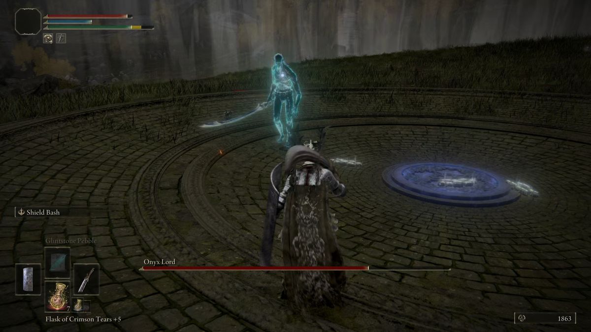 Un personaggio che rafforza la forza contro l'Onyx Lord in un Liurnia evergaol in Elden Ring