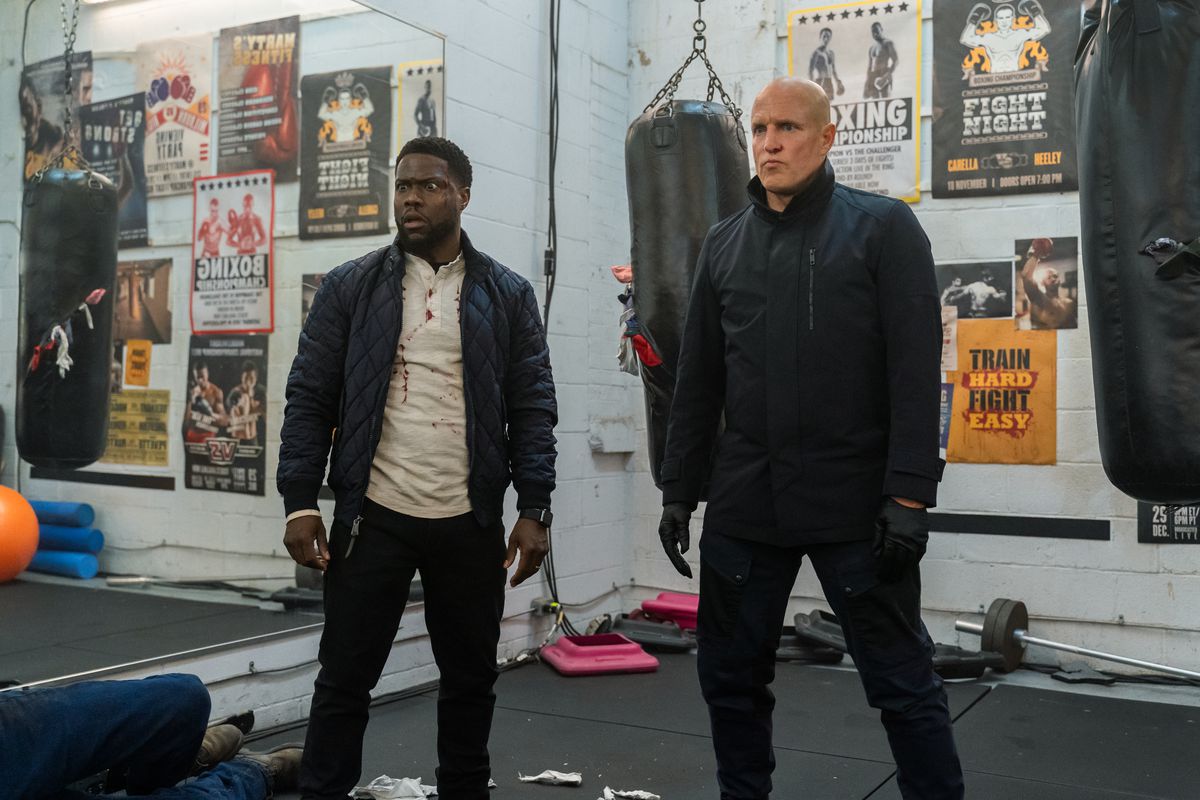 (LR) Kevin Hart nei panni di Teddy e Woody Harrelson nei panni dell'uomo di Toronto in L'uomo di Toronto.