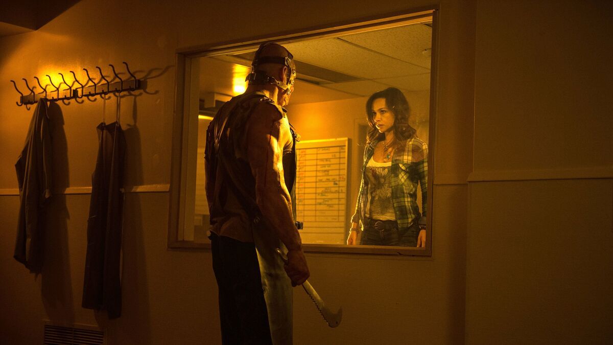 Kane nel suo See No Evil alzarsi fissa Danielle Harris in See No Evil 2.