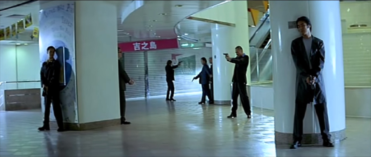 Intricato blocco delle persone con le pistole in The Mission di Johnnie To.