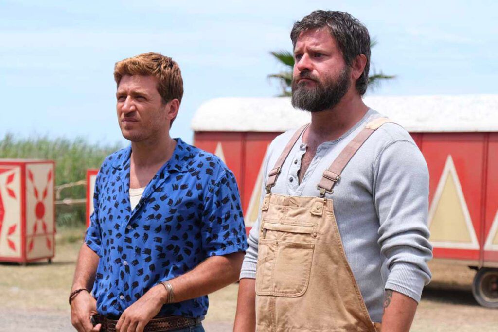 Sorriso (Alessandro Roja) e Carezza (Edoardo Pesce) in Watch Out, We're Mad.