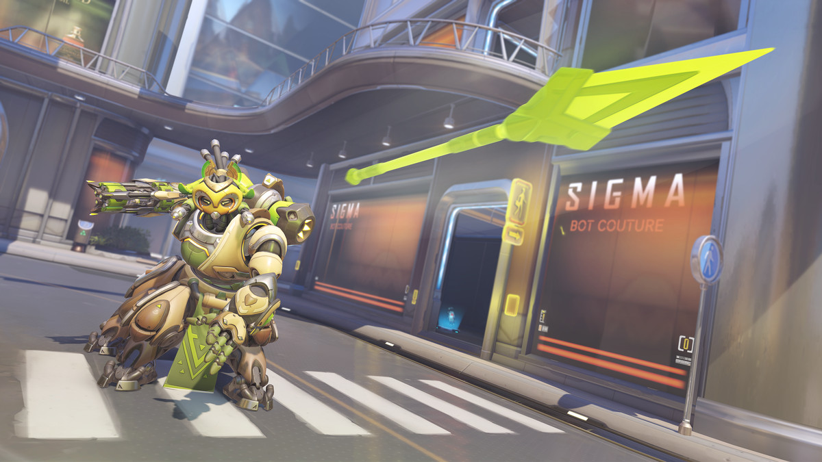 Orisa, un robot mech, lancia una lancia di giavellotto verso la telecamera, mostrando le sue nuove abilità in Overwatch 2