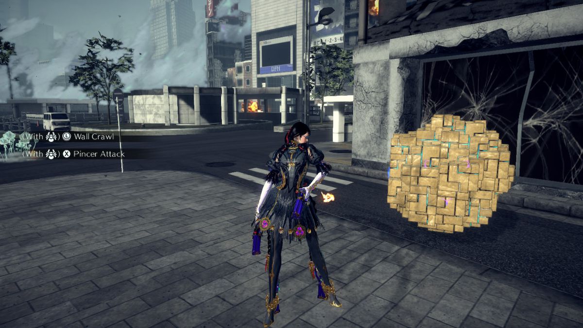 Bayonetta si trova su un tetto in Bayonetta 3.