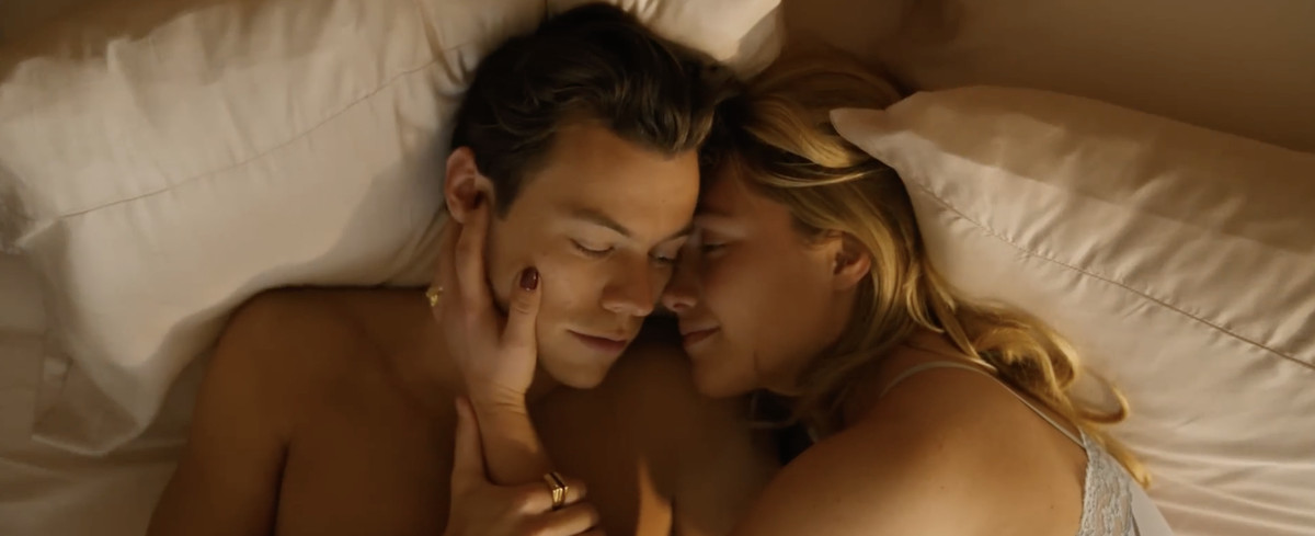Florence Pugh e Harry Styles diventano accoglienti