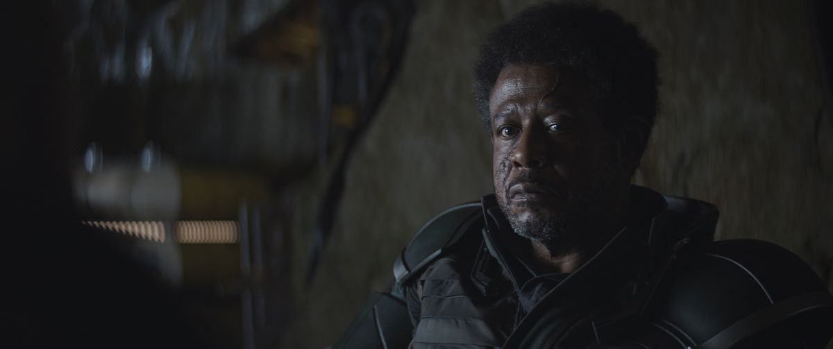 Forest Whitaker sembra scettico nei panni di Saw Gerrera ad Andor.