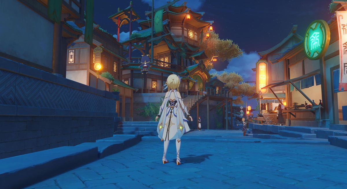 Il personaggio principale dai capelli biondi chiamato Traveller si trova nella città di Genshin Impact di Liyue
