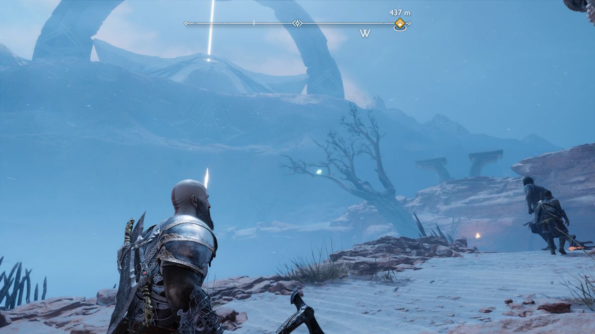 Kratos si prepara ad abbattere uno dei corvi di Odino in God of War Ragnarok