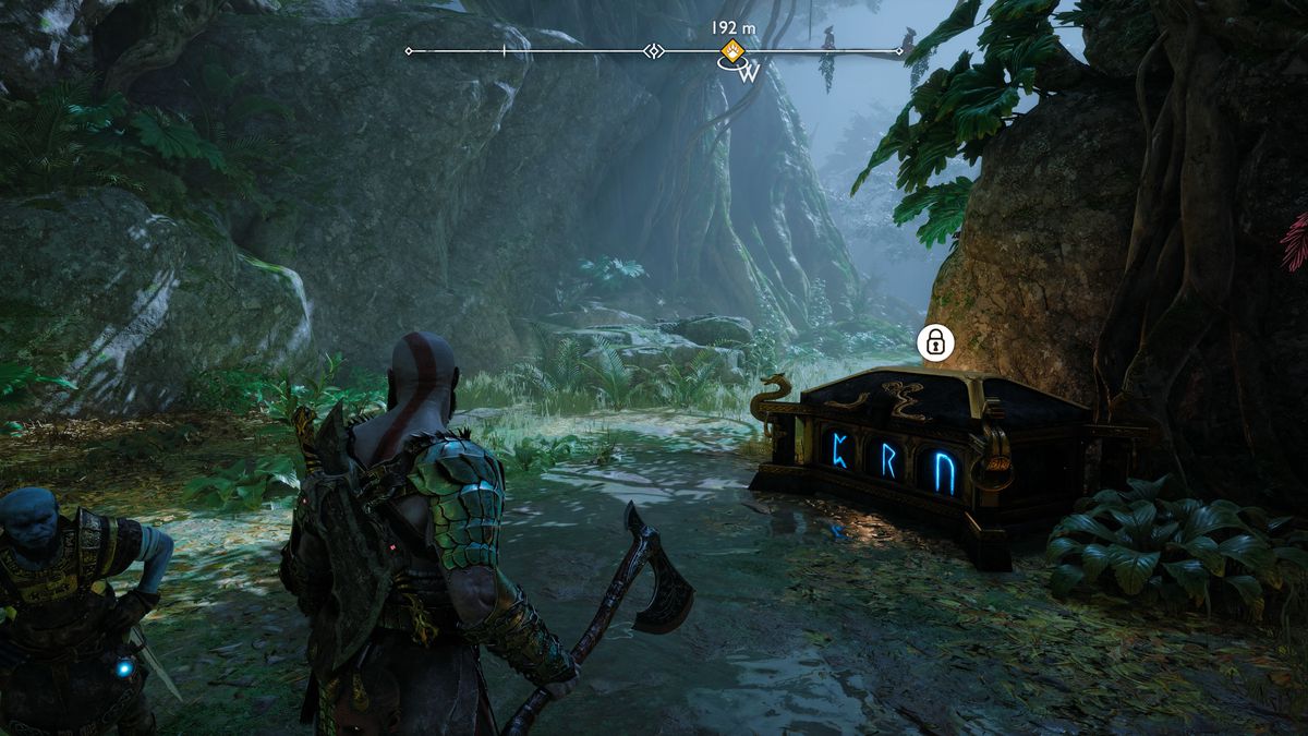 Kratos guarda una cassa di Nornir in God of War Ragnarok