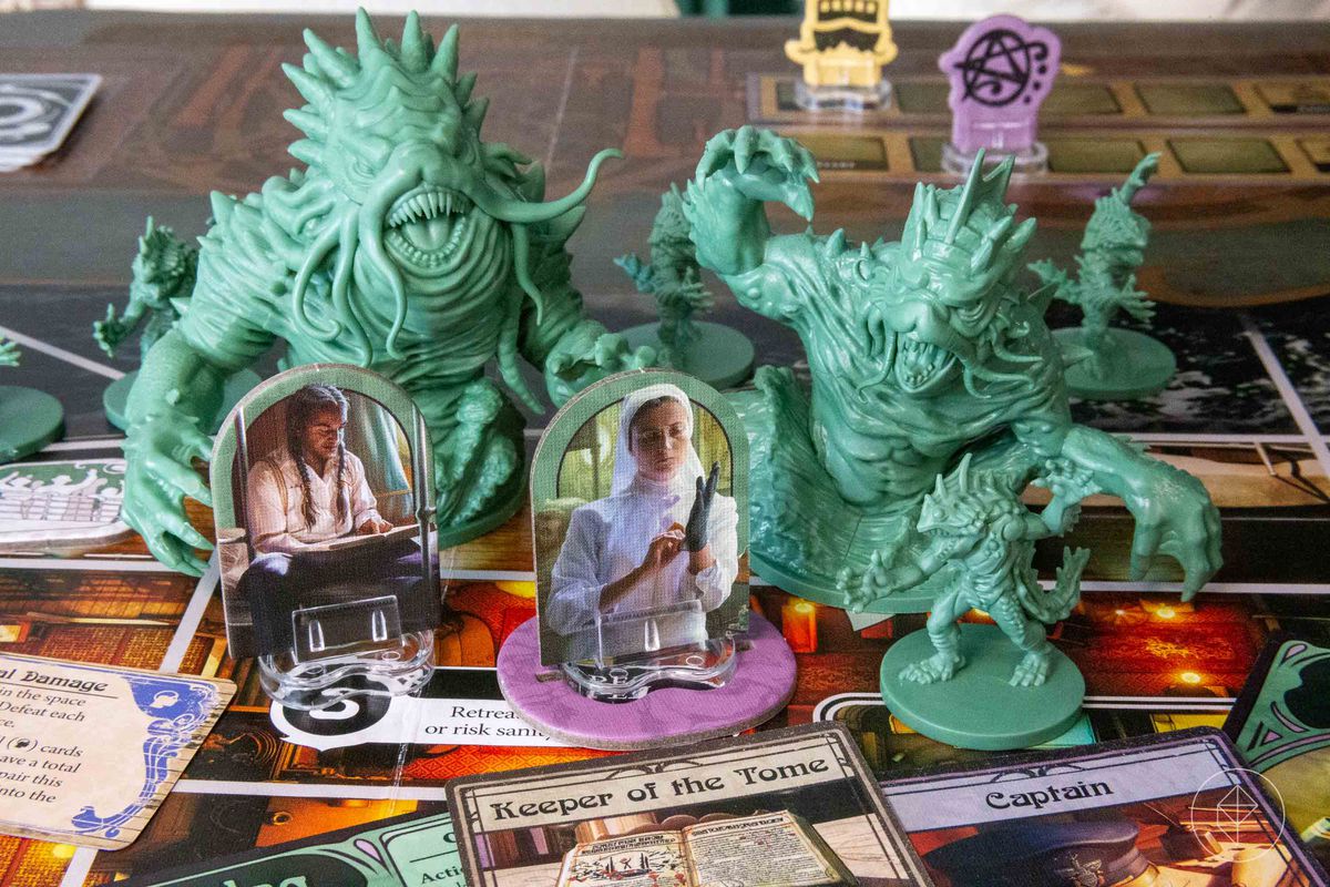 Mom e Pop Deep One torreggiano sul cast di Unfathomable mentre lottano, alternativamente, per salvare o affondare la nave.